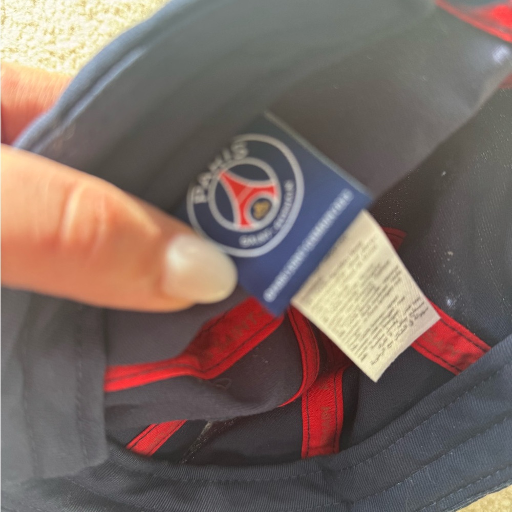 PARIS St Germain navy blue hat - Picture 8 of 8